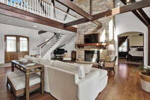 Televisión, oficina y impresora 