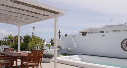 Villa Tranquilidad with incredible private terrace and heated pool