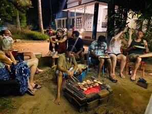 Outdoor dining - Piggy Hostel Varkala (Varkala)