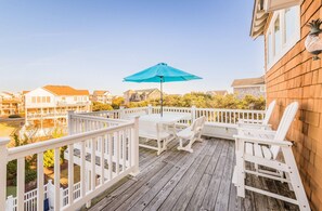Terrace/patio - K1130 Kirtland's Keep. Private Pool, Putting Green, Elevator! Sunday Turn. (Nags Head)