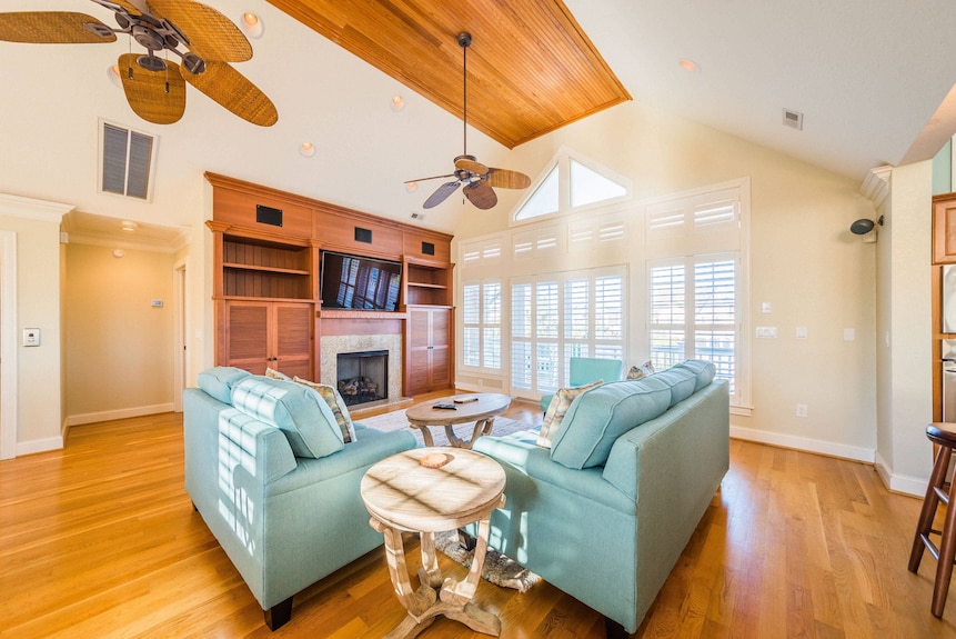 Kirkland's Keep - Old Nh Place, 300 Yds To Beach, Elevator, Pool, Hot Tub, Putting Green, Pets Ok - Nags Head, NC