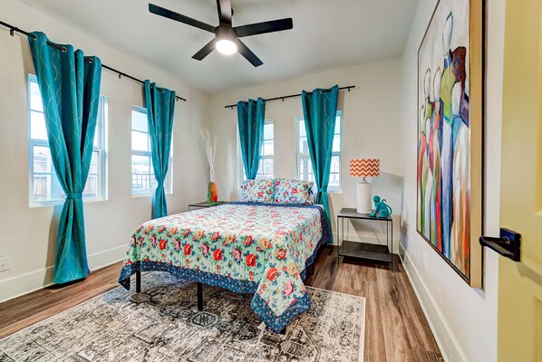 2 bedrooms, desk, iron/ironing board, WiFi