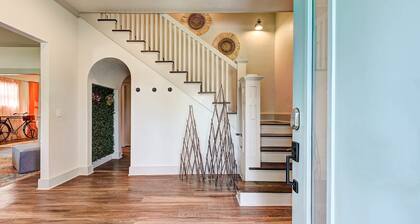 Cottage Chic- Less than 5 mins to Plaza District