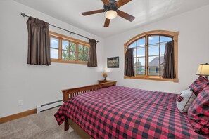 3 chambres, fer et planche à repasser, lit parapluie, Wi-Fi gratuit