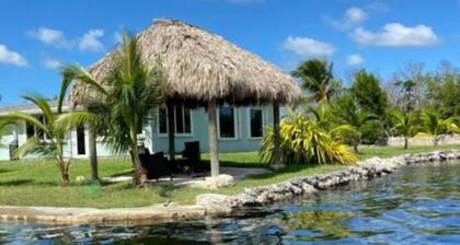 Amazing Pool & Canal Ground Level Home, Ocean access