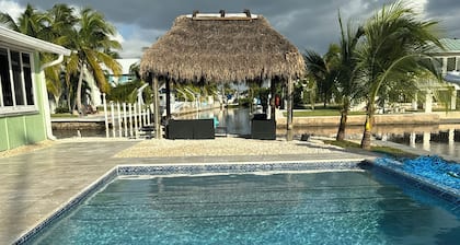 Amazing Pool & Canal Ground Level Home, Ocean access