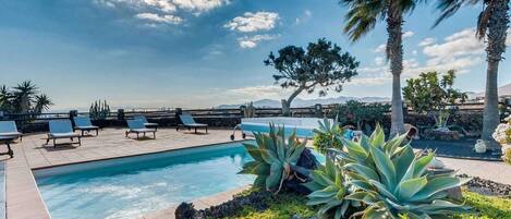 室外游泳池,恒温泳池