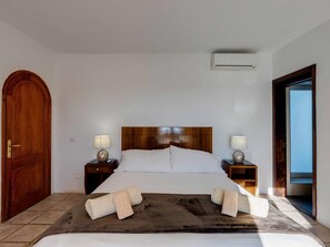 3 bedrooms, in-room safe, iron/ironing board, free WiFi