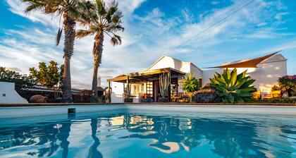 Luxury villa with heated pool, Jacuzzi and incredible panoramic views