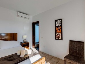 3 bedrooms, in-room safe, iron/ironing board, free WiFi