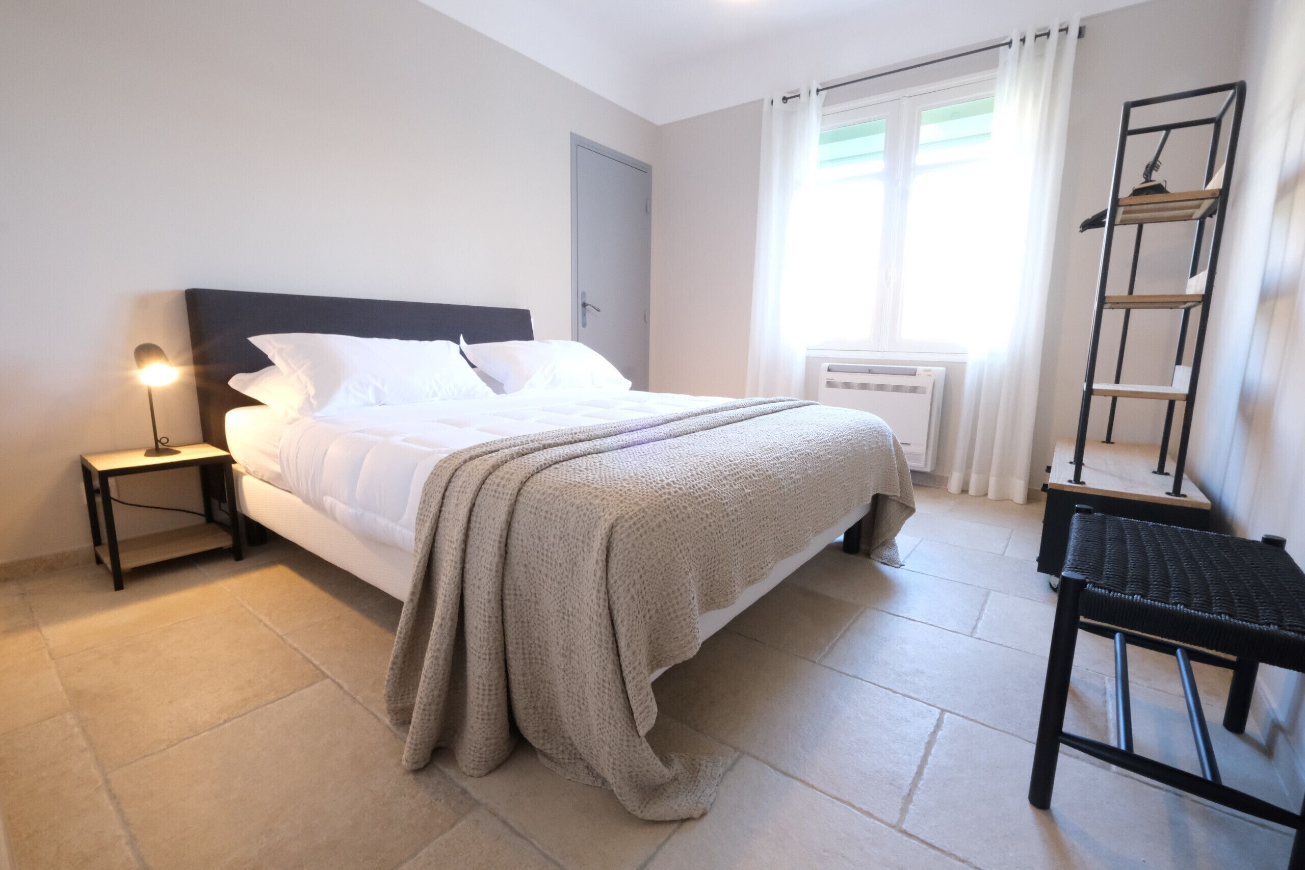 4 chambres, fer et planche à repasser, Wi-Fi gratuit, draps fournis