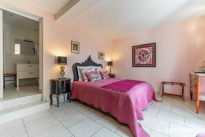 3 Schlafzimmer, Zimmersafe, Bügeleisen/Bügelbrett, Reisekinderbett
