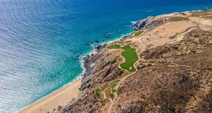 Ocean view villa with pool in Quivira