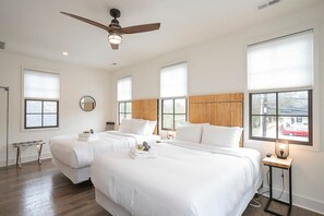 4 عدّة غرف نوم ومكواة/لوح كي وسرير سفر وواي فاي