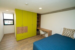 1 bedroom, desk, iron/ironing board, WiFi