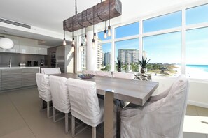 Dining - Luxurious Beachfront Condo w/ Beach Service & Rooftop Pool in Destin! 🌊☀💙 (Destin)