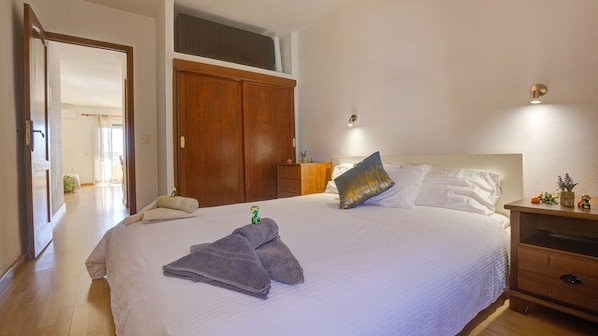 1 bedroom, iron/ironing board, free WiFi, bed sheets