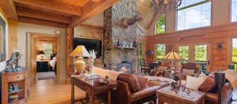 Sweetwater Lodge - Luxury Log Cabin Rental