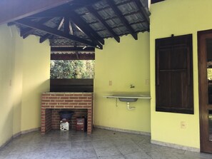 Property grounds - House in Guaratuba, a few meters from the beach. (SP)