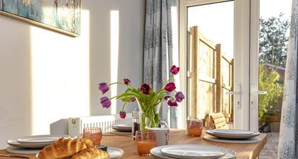 Pass the Keys | 2 Bedroom Home Near the Heart of Ludlow