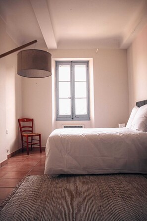 4 habitaciones, wifi gratis y ropa de cama 