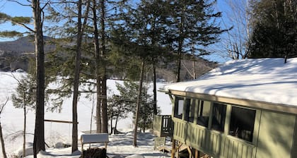 4 season lakefront house on Twitchell Pond, private dock- near skiing