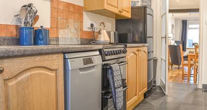2 bedroom accommodation in Frizington