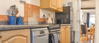2 bedroom accommodation in Frizington