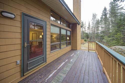 MW6 Cozy 2 bedroom 2.5 bath condo ideally located at the Bretton Woods Resort!