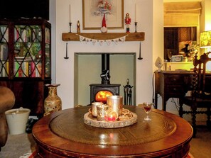 Interior - 1 bedroom accommodation in Thornton-Le-Dale (Thornton-Le-Dale)