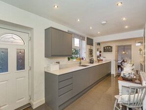 Dishwasher - 1 bedroom accommodation in Thornton-Le-Dale (Thornton-Le-Dale)