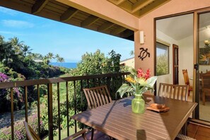 Outdoor dining - Your Tropical Paradise Awaits @ Wailea Ekahi 5F (Kihei)
