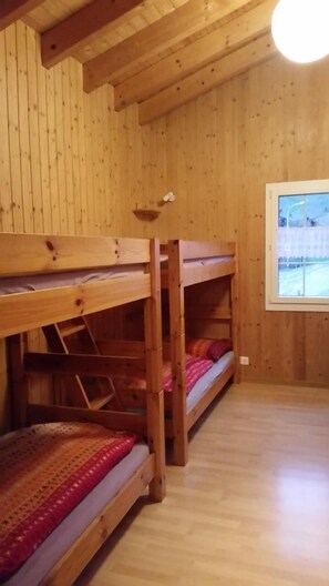 3 bedrooms, WiFi