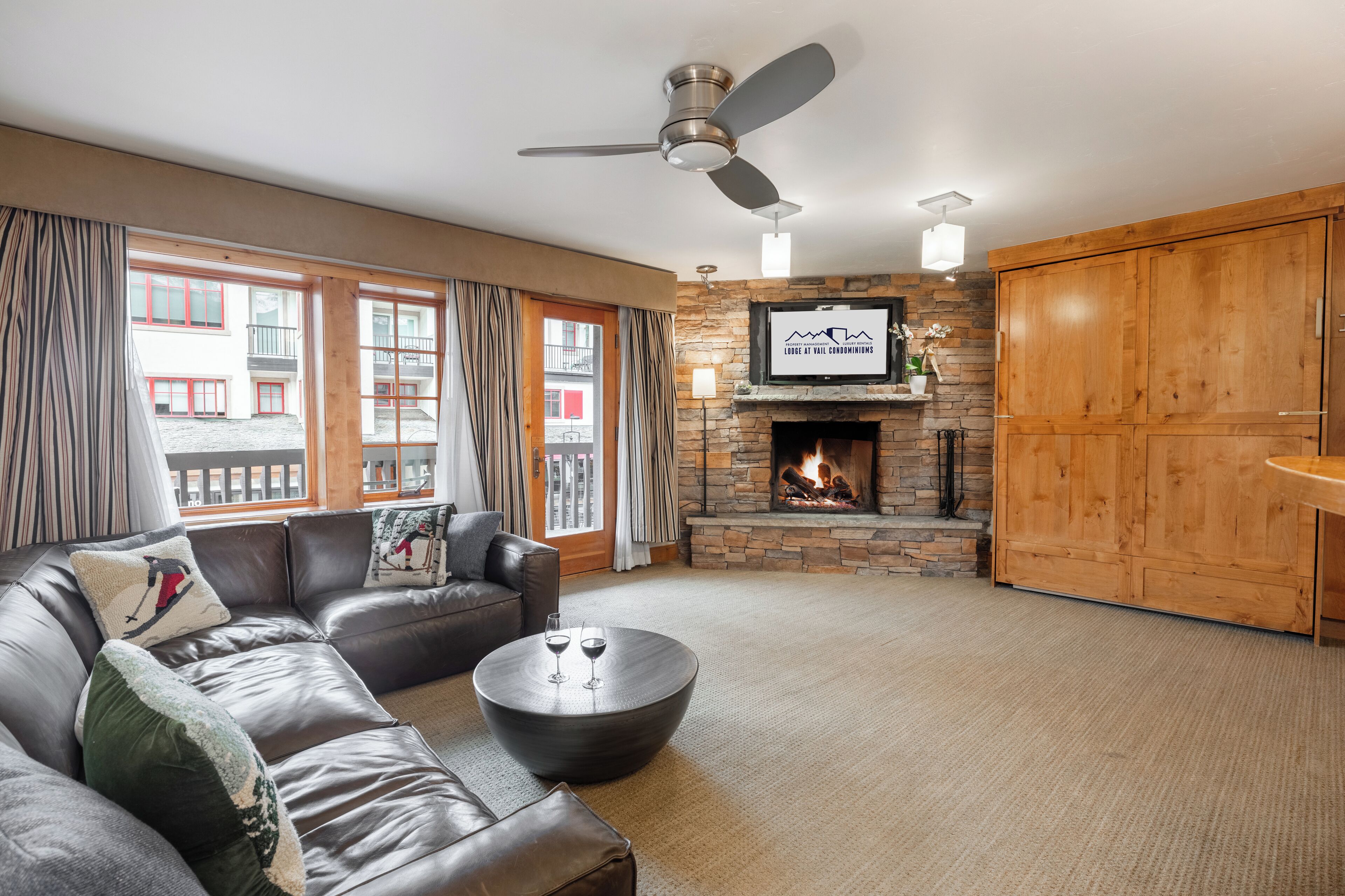 Charming Condo overlooking Vail Village, steps away from Gondola + hot tub + spa