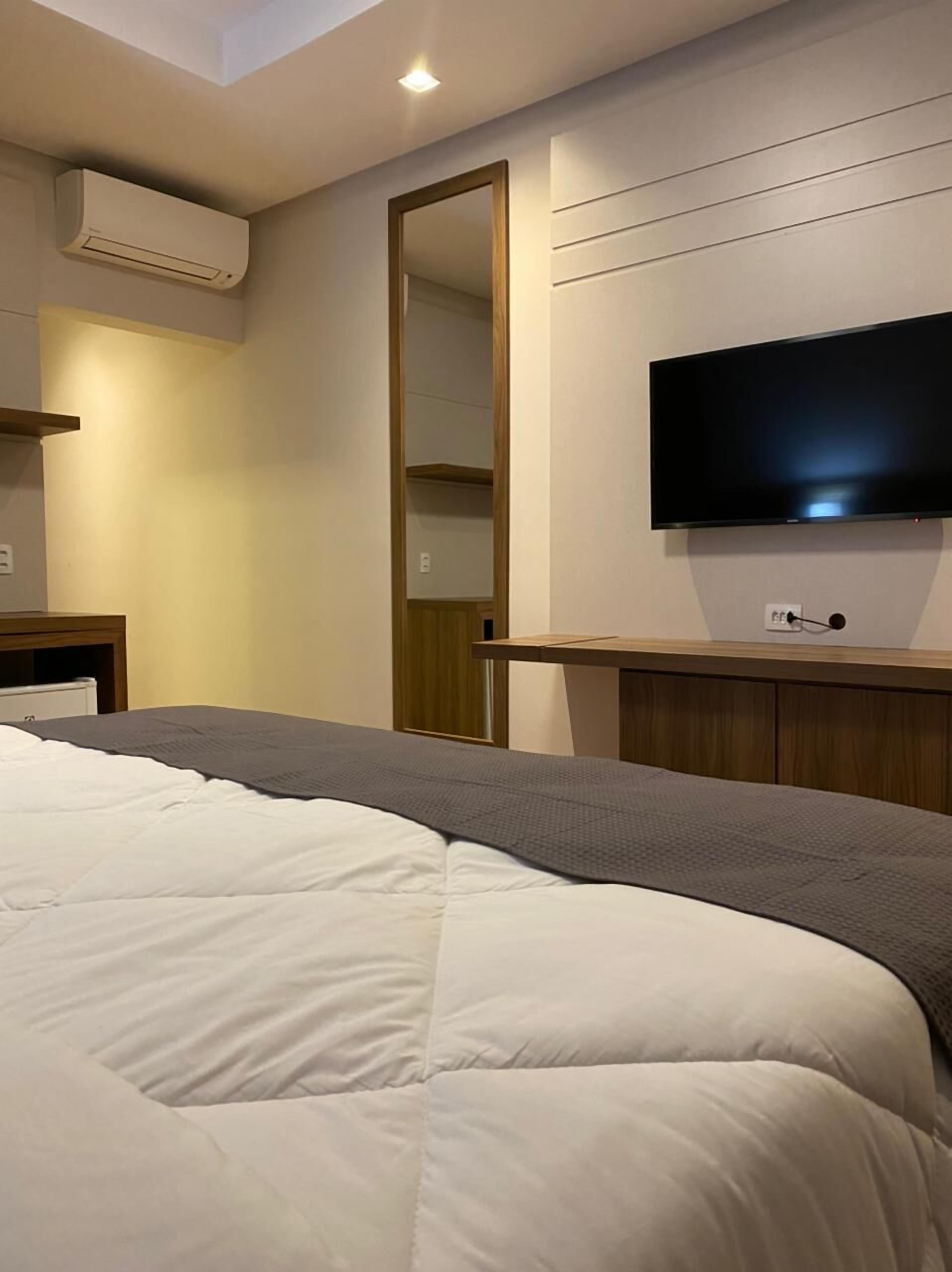 Minibar, in-room safe, desk, laptop workspace