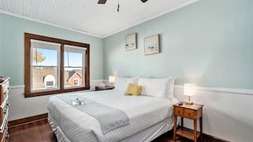 Standard King | Individually decorated, individually furnished, blackout drapes