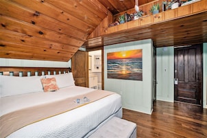 Decoración personalizada, muebles diferentes y cortinas blackout