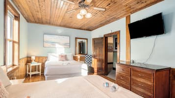 بديكورات فريدة لكل غرفة وطراز فريد لكل وحدة وستائر تعتيم ومكواة/لوح كي