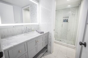 Combined shower/bathtub, hair dryer, towels, soap - Sunrise, Sunset, Repeat..Gulf Views, Heated Pool (Indian Shores)