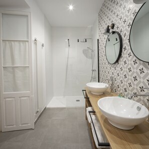 Căn hộ dành cho gia đình, phòng tắm riêng, quang cảnh sân vườn (2 Habitaciones) | Nội thất