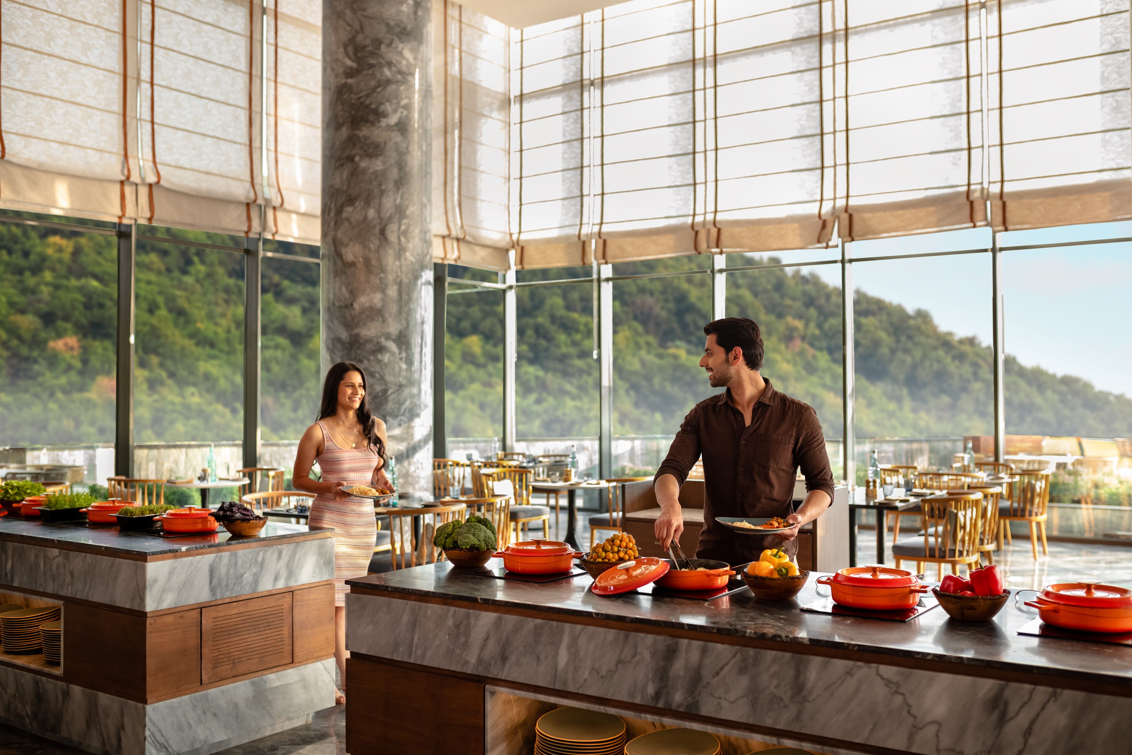 2 restaurants, breakfast, lunch, dinner served; international cuisine 