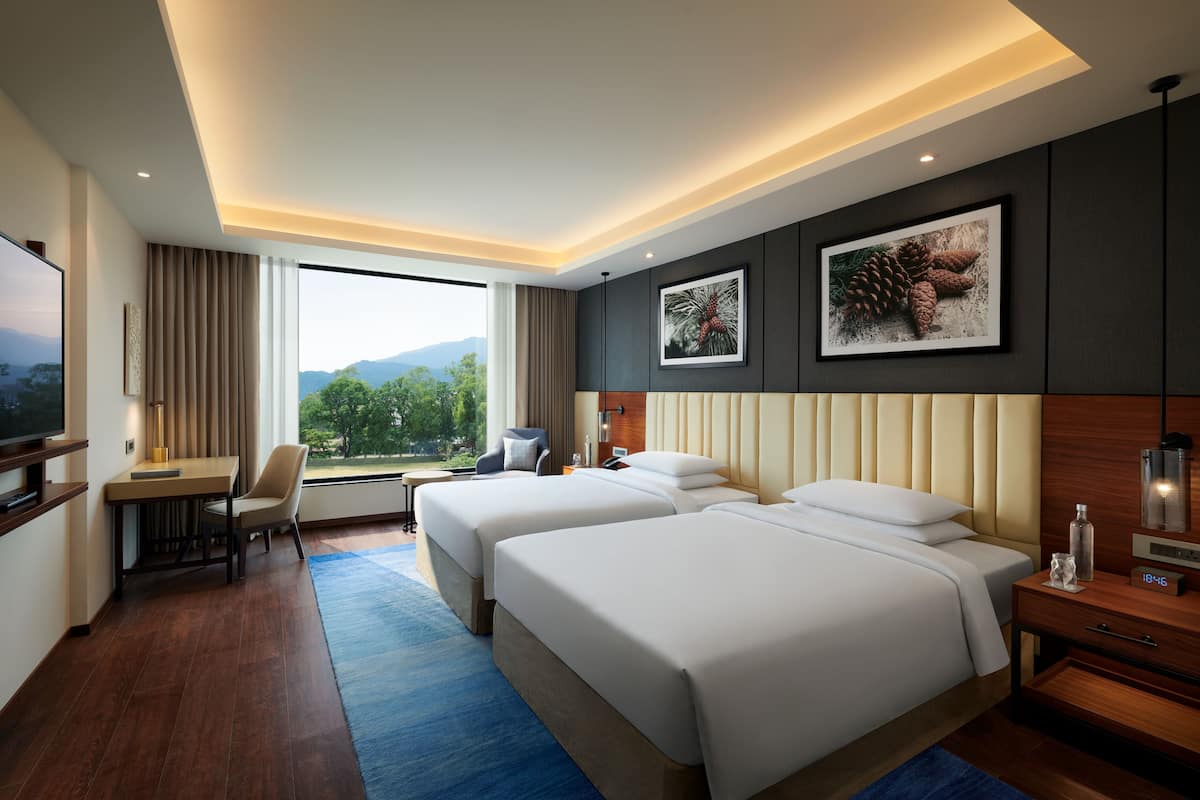 1 bedroom, premium bedding, in-room safe, desk