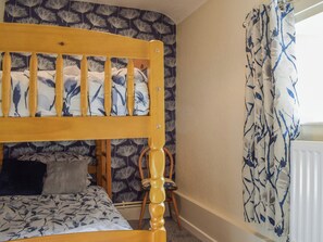 3 bedrooms, free WiFi, bed sheets