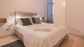 3 bedrooms, iron/ironing board, free WiFi, bed sheets - Charming 3 Bedroom Wonder Downtown by LovelyStay (Lisboa)