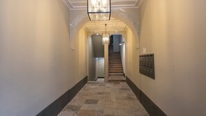 Interior - Charming 3 Bedroom Wonder Downtown by LovelyStay (Lisboa)