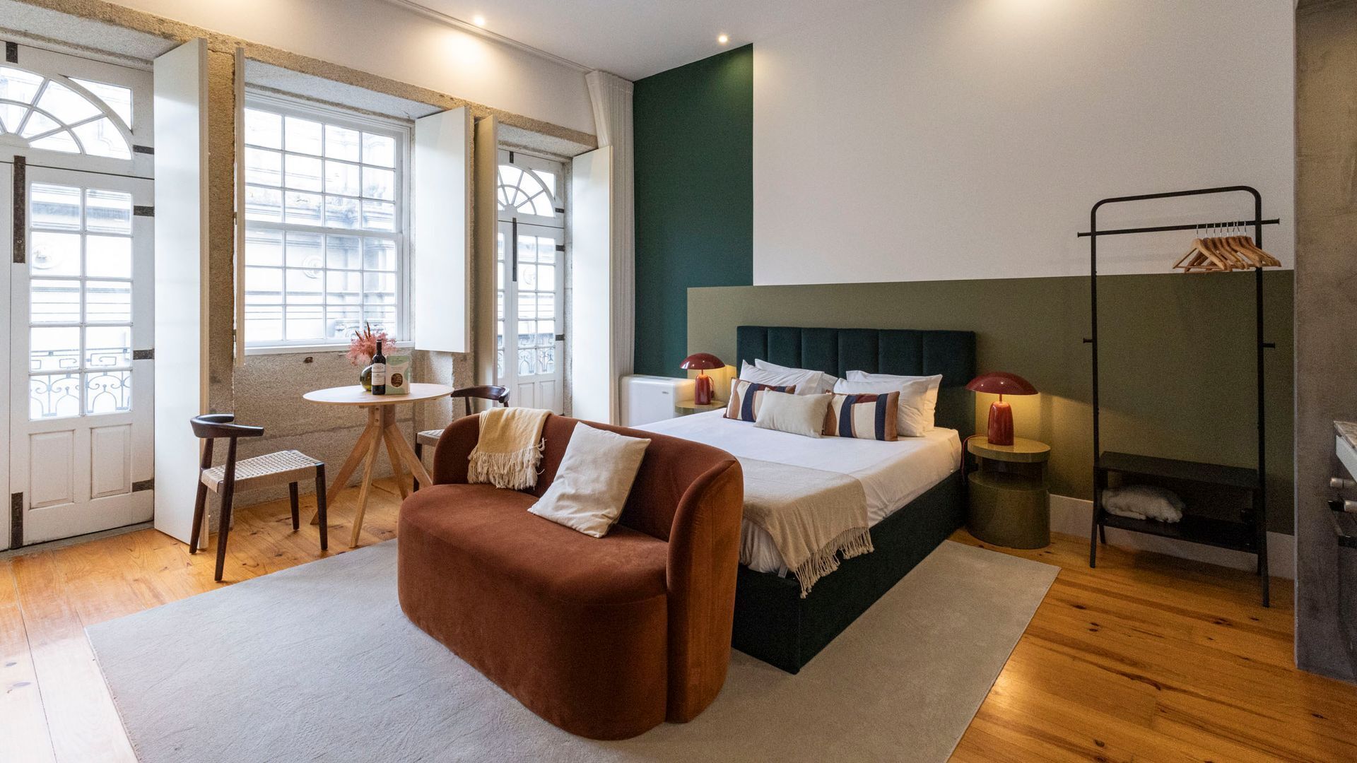 Free WiFi, bed sheets