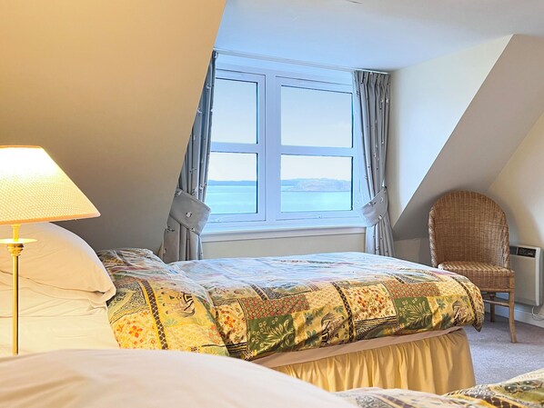 3 bedrooms, free WiFi, bed sheets