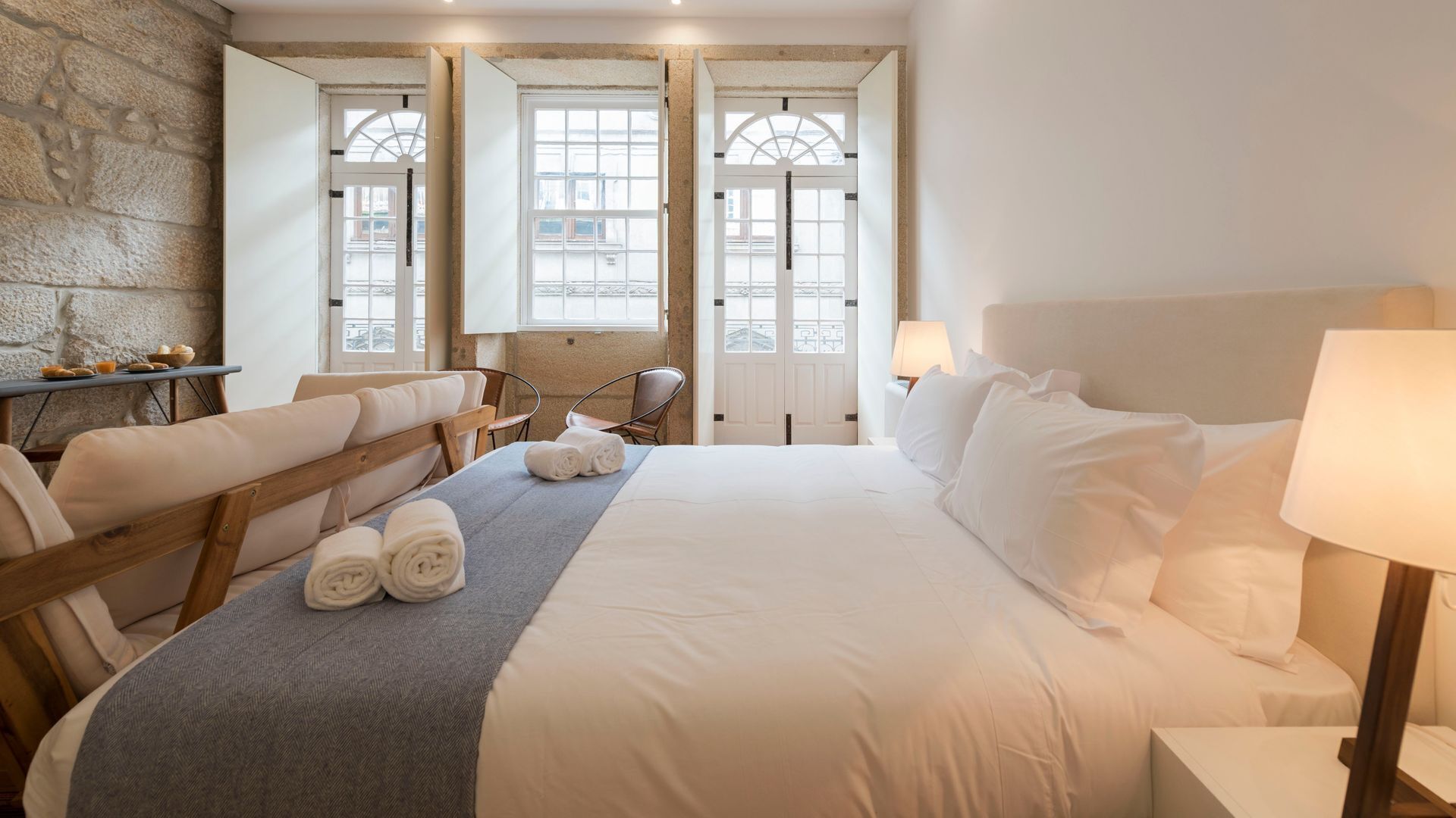 Free WiFi, bed sheets