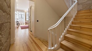 Interior - Rico's Apartment - Almada 2º F by LovelyStay (Porto)