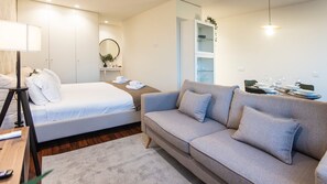 Iron/ironing board, free WiFi, bed sheets